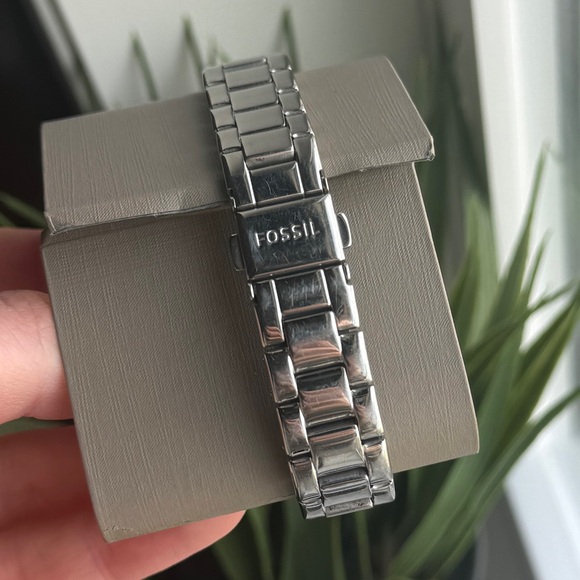 Fossil Women’s Scarlette Quartz Analog & Date Watch - Picture 11 of 14